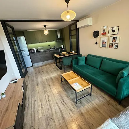 Lovely 1 Bedroom In The Heart Of Lägenhet Varna